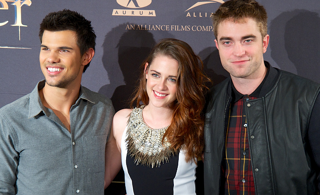 Kristen Stewart in Julien Macdonald | “The Twilight Saga: Breaking Dawn ...