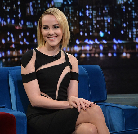 Jena Malone in MIKAEL D. | 'Late Night with Jimmy Fallon'