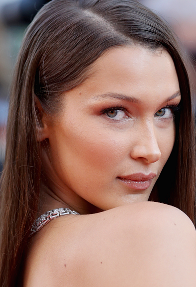 Get The Look Bella Hadid S Makeup Ash Is The Purest White Cannes 2018 Premiere The Fashion Court