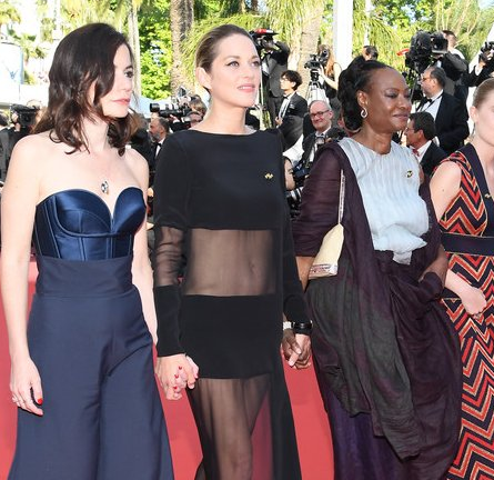 Marion Cotillard in Guy Laroche | Cannes Film Festival 2018: 'Girls of the Sun' Premiere