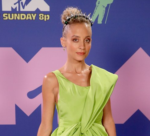 Nicole Richie in Cong Tri | 2020 MTV Video Music Awards